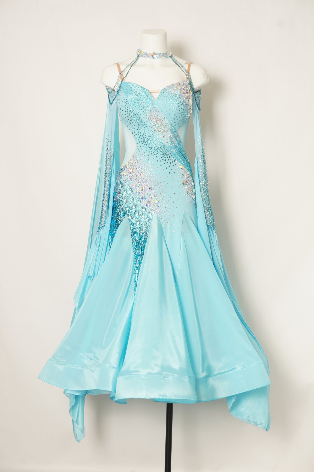 MF Design-B0505-Frosted Tide Ballroom Gown