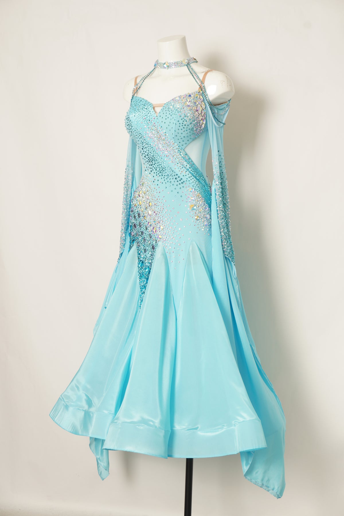 MF Design-B0505-Frosted Tide Ballroom Gown