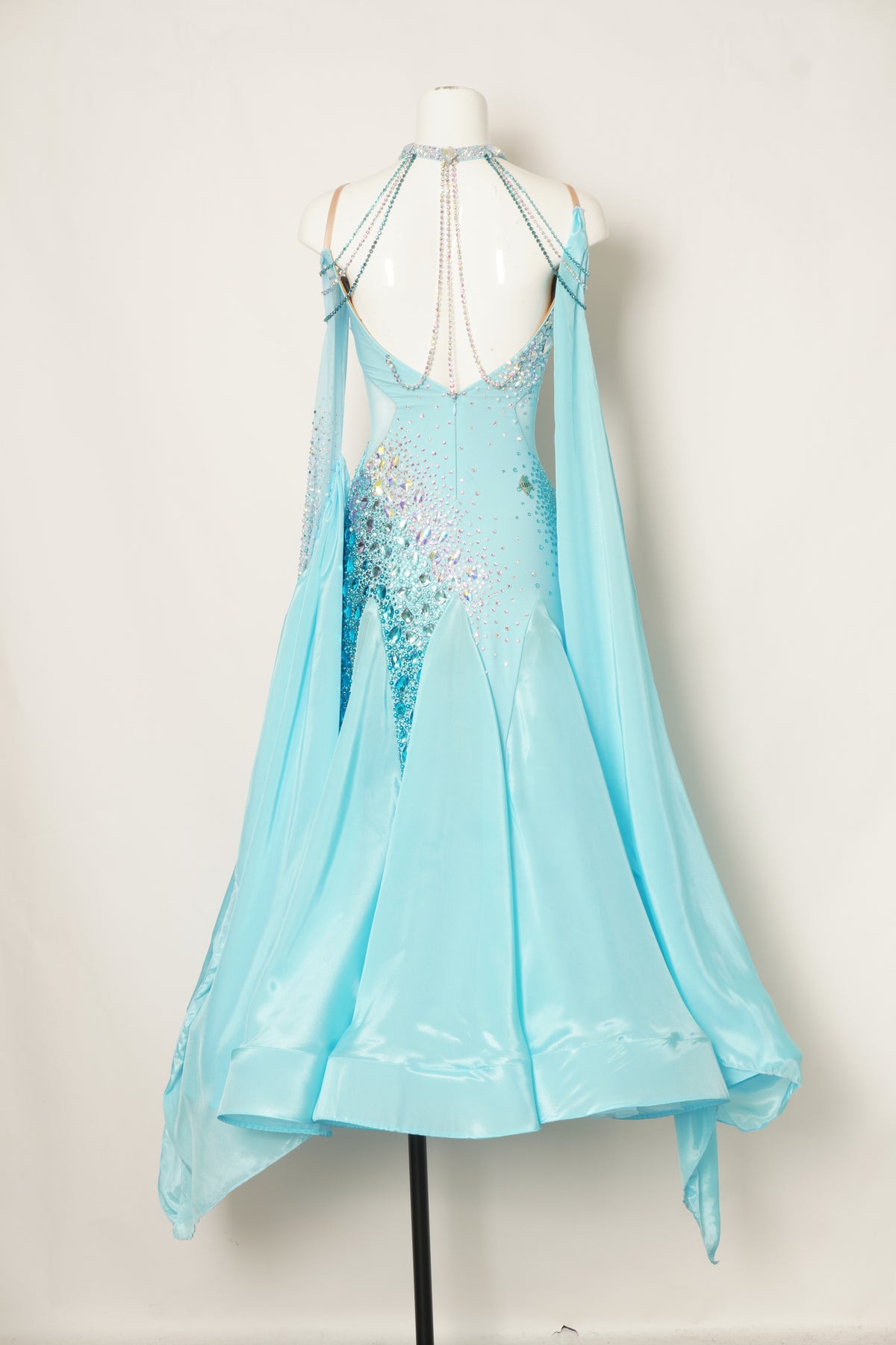MF Design-B0505-Frosted Tide Ballroom Gown