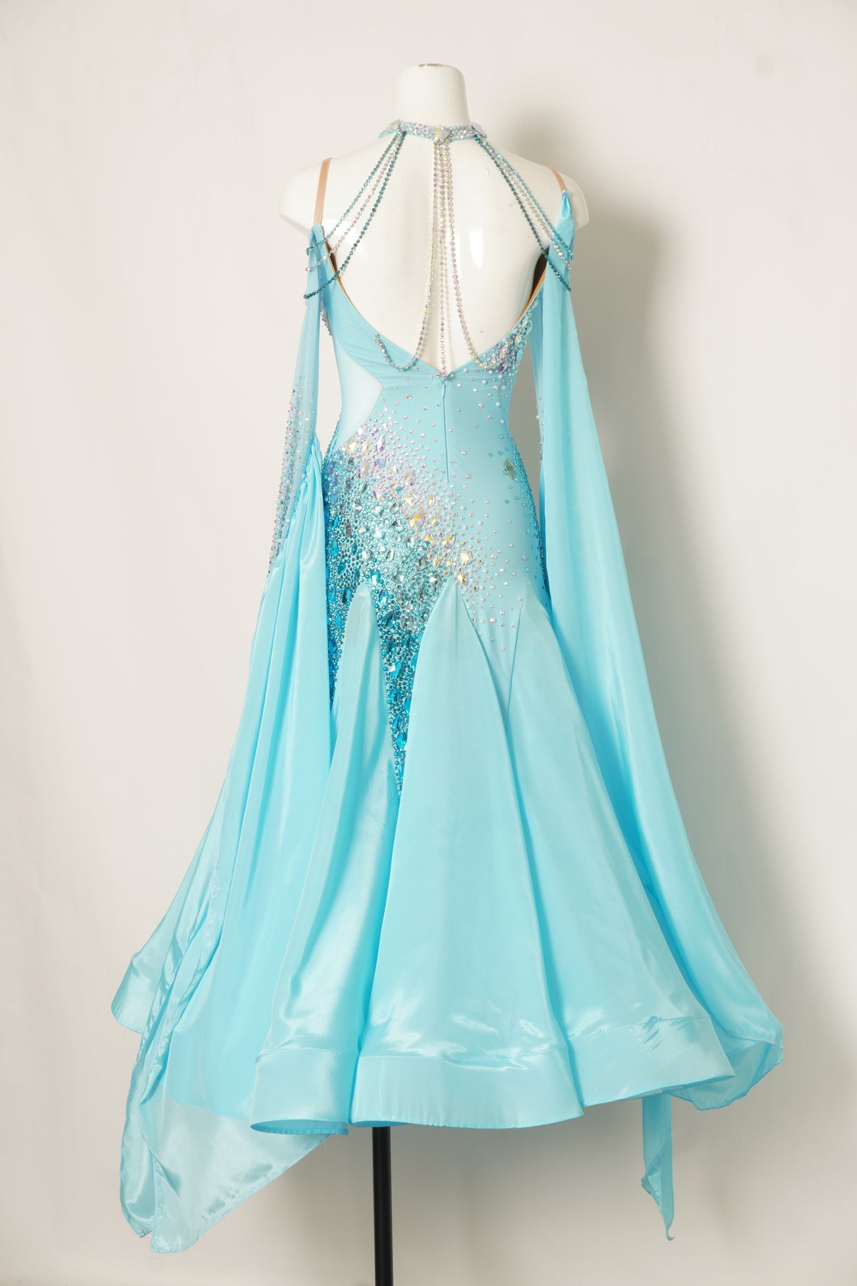 MF Design-B0505-Frosted Tide Ballroom Gown