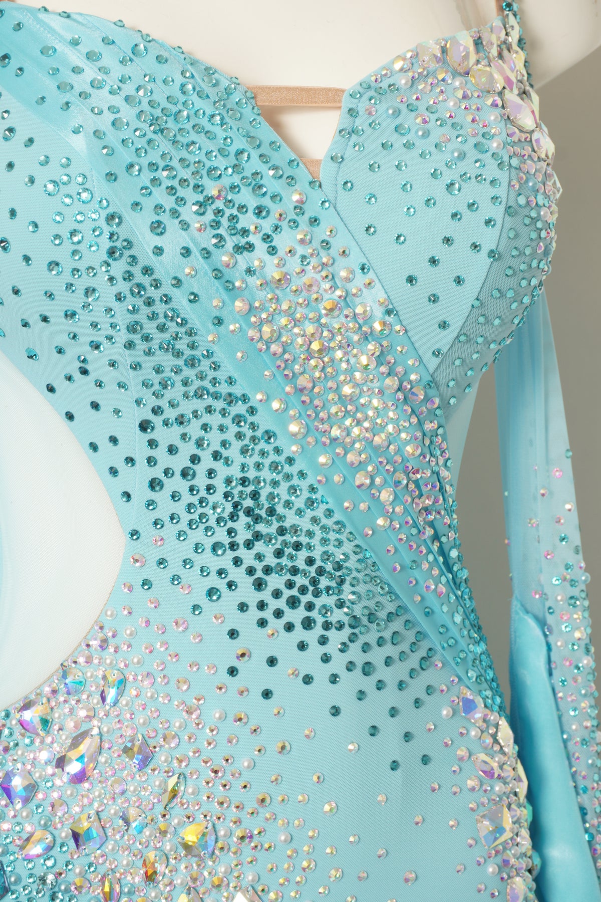 MF Design-B0505-Frosted Tide Ballroom Gown