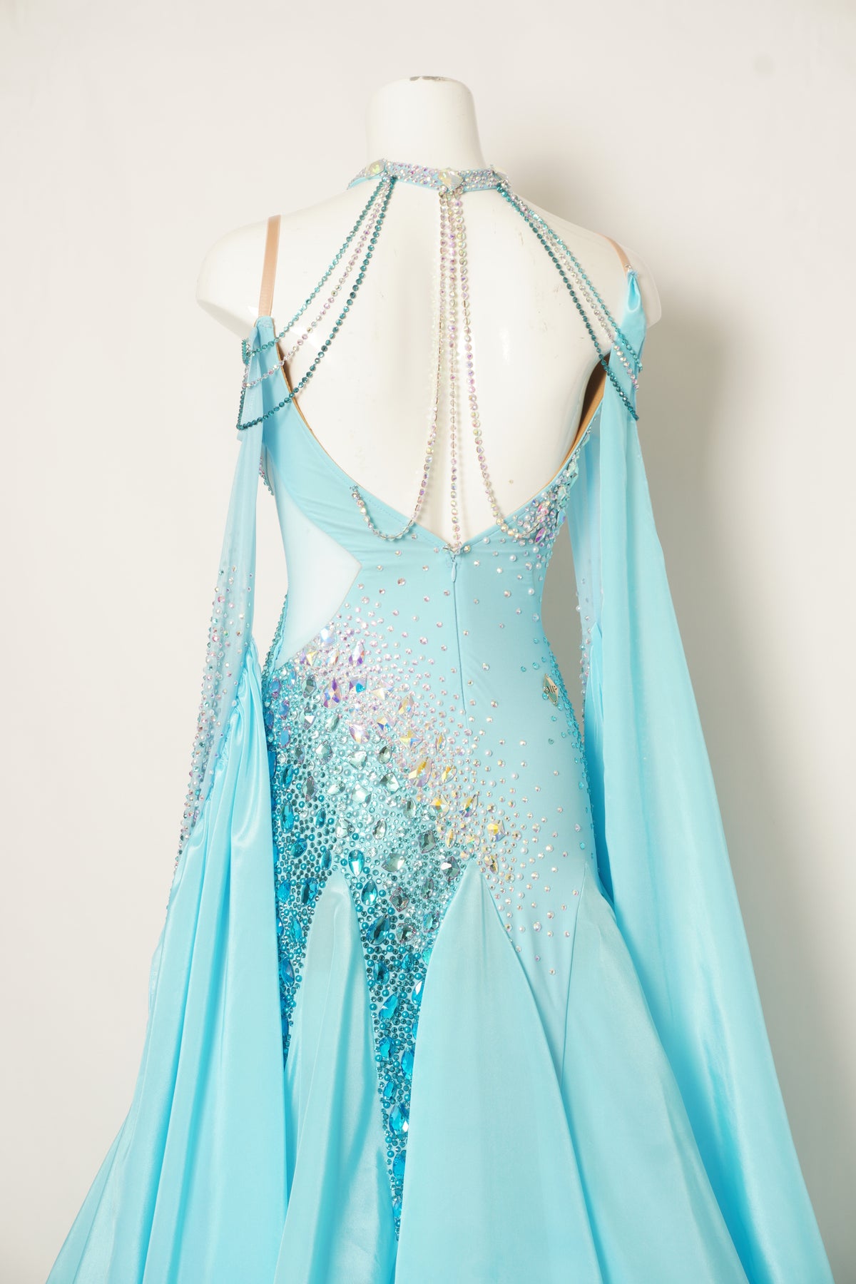 MF Design-B0505-Frosted Tide Ballroom Gown