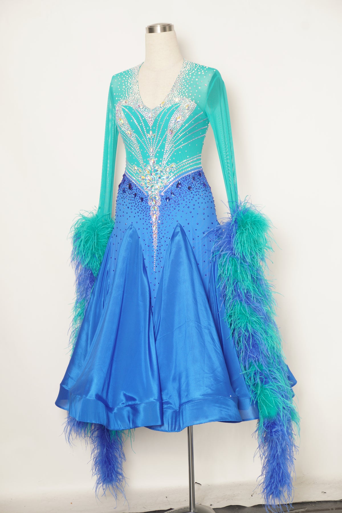 MF Design-B0526-Oceanic Grace Ballroom Gown