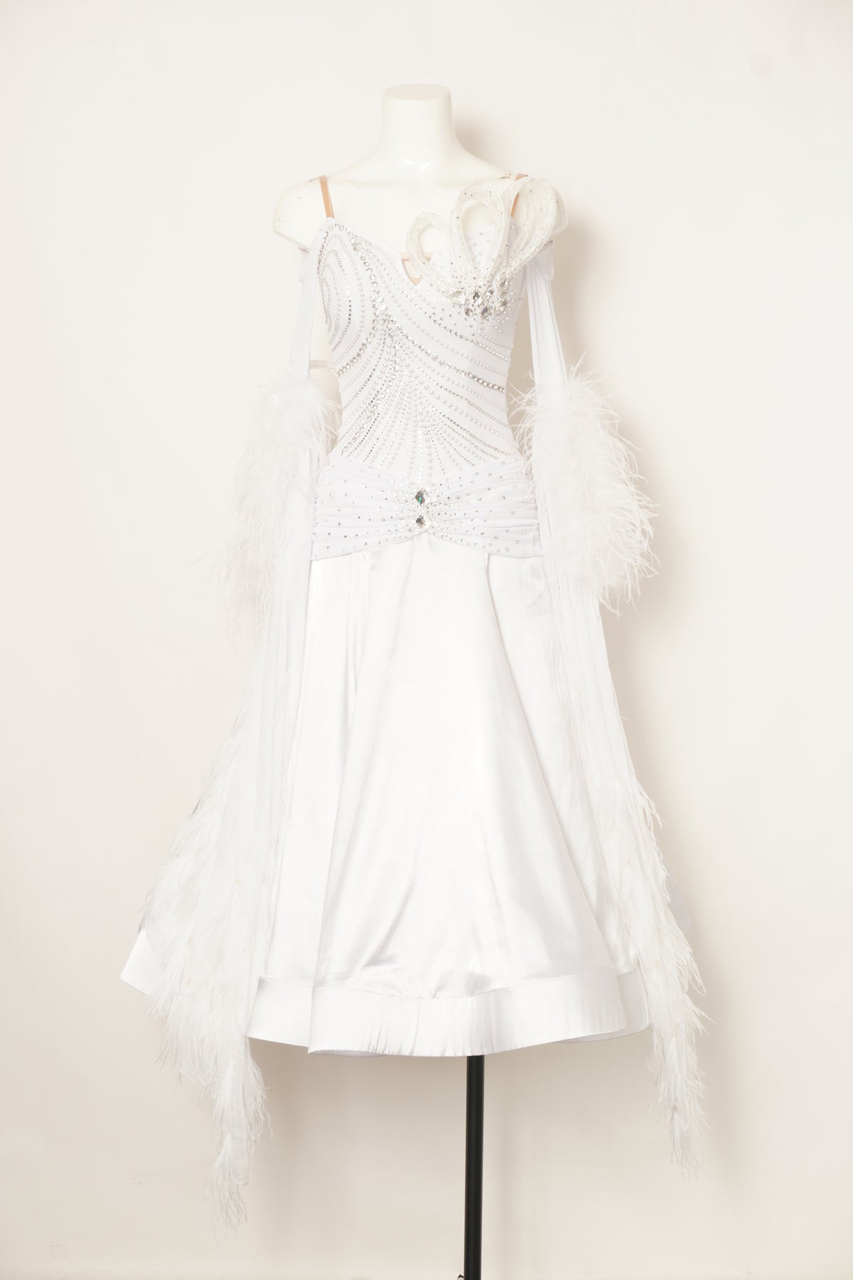MF Design-B0527-Ivory Plume Ballroom Gown