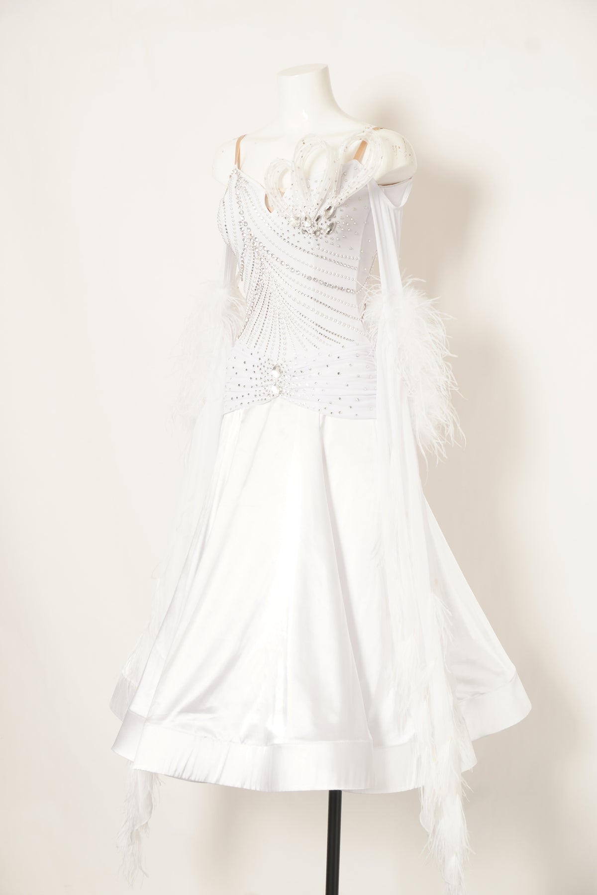 MF Design-B0527-Ivory Plume Ballroom Gown