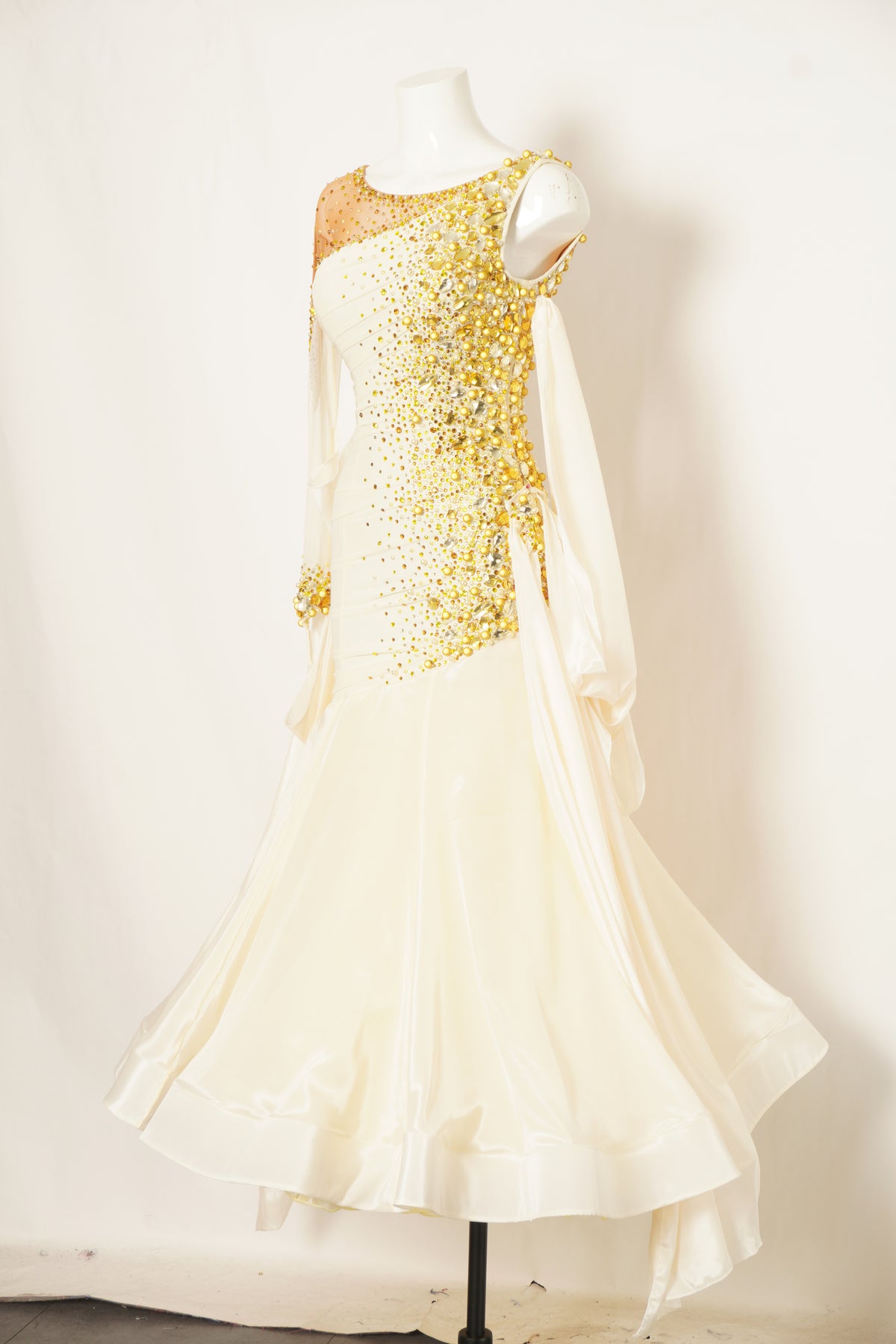 MF Design-B0529-Gilded Drift Ballroom Gown